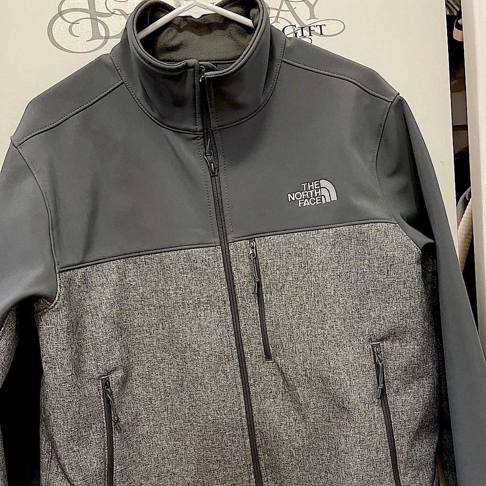 Great condition! Perfect light weight jacket for colds days!